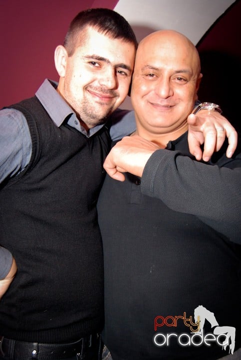 Atmosferă încinsă în Club Atti's, 