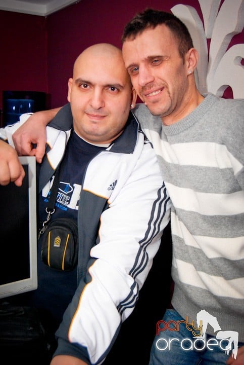 Atmosferă încinsă în Club Atti's, 