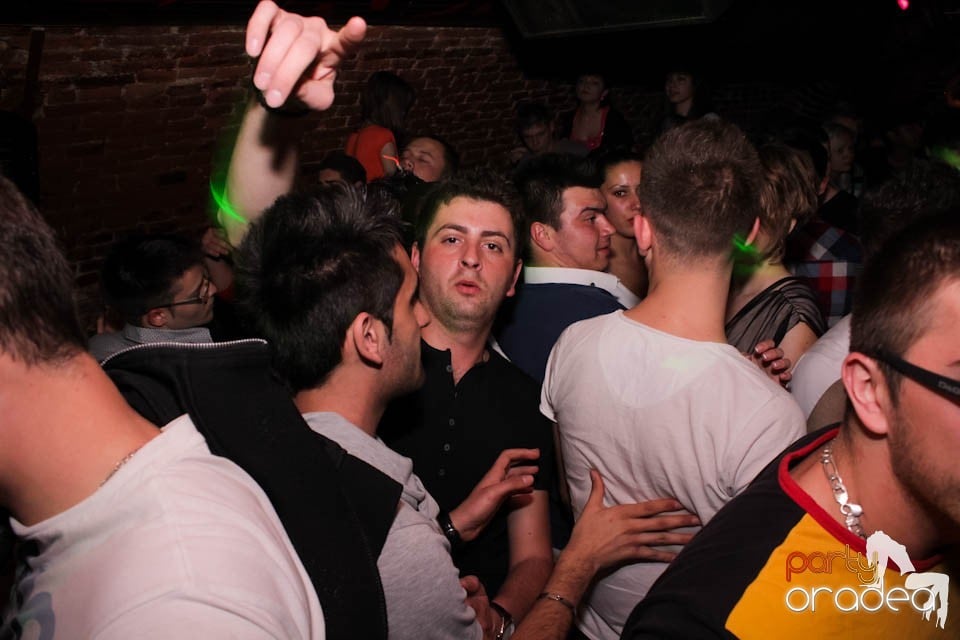 Atmosferă încinsă în Escape,