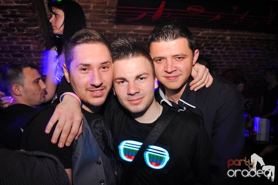 Atmosferă încinsă în Escape,
