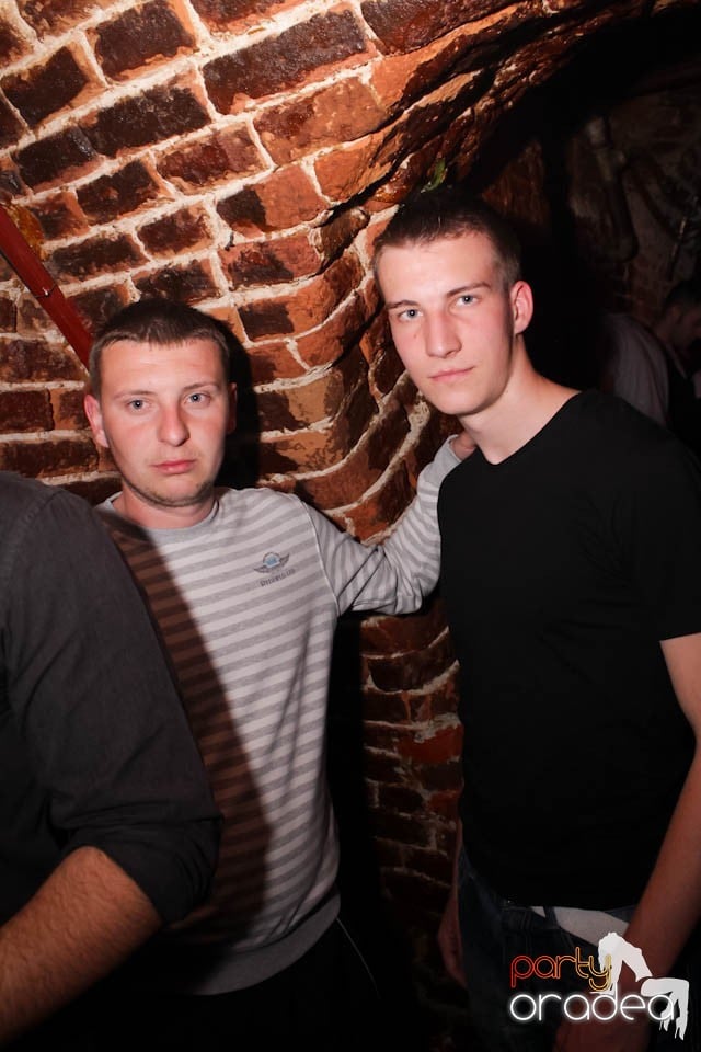 Atmosferă încinsă în Escape, 