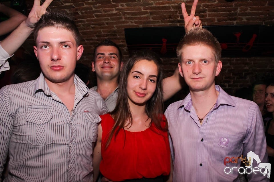 Atmosferă încinsă în Escape,