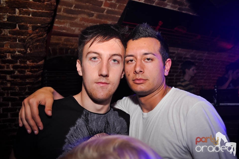 Atmosferă încinsă în Escape, 