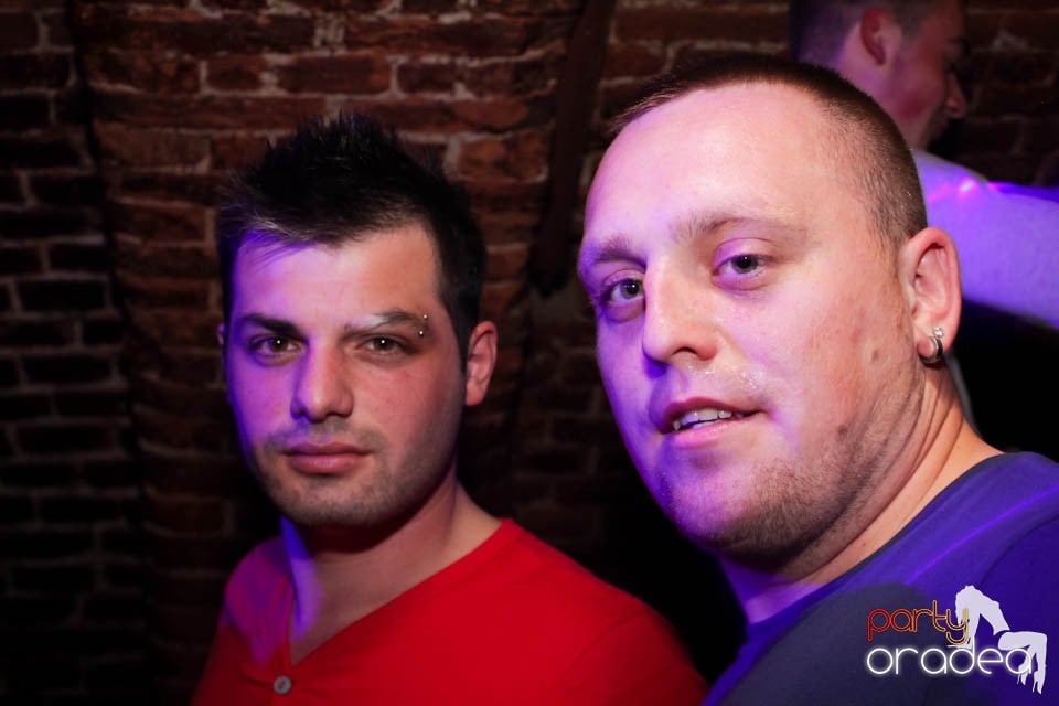 Atmosferă încinsă în Escape, 