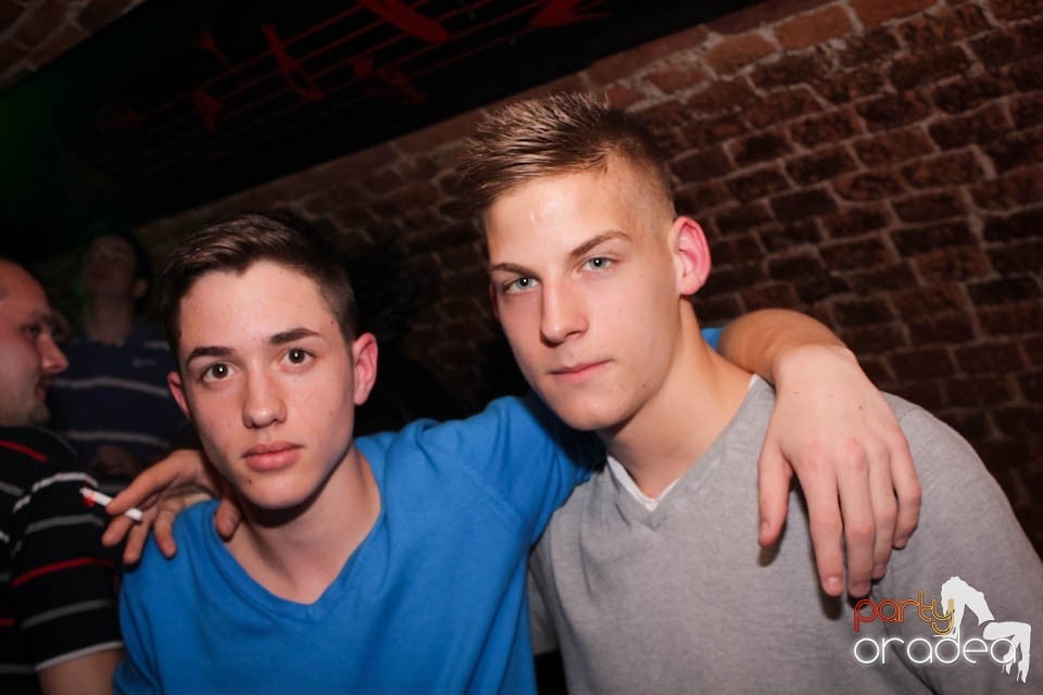 Atmosferă încinsă în Escape,
