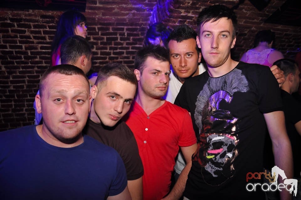 Atmosferă încinsă în Escape, 