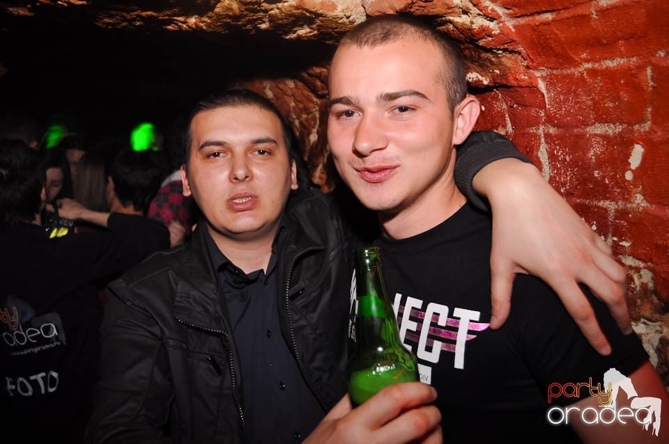 Atmosferă încinsă în Escape,