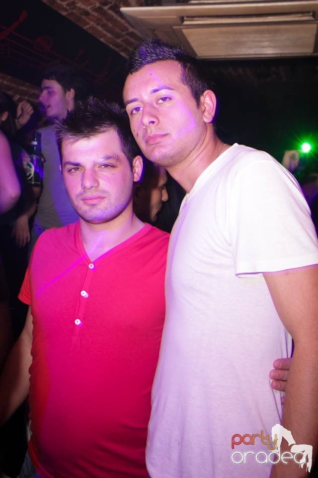 Atmosferă încinsă în Escape,
