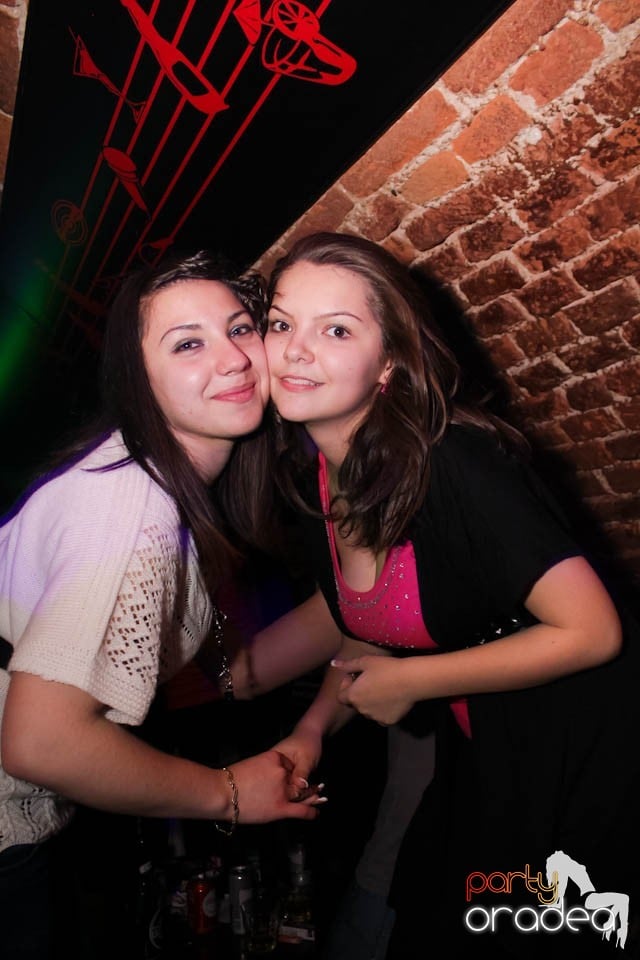 Atmosferă încinsă în Escape,