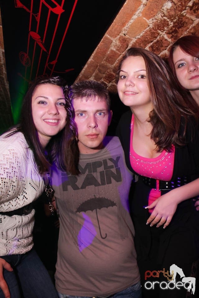 Atmosferă încinsă în Escape,