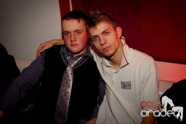 Atmosferă selectă în Club Atti's, 