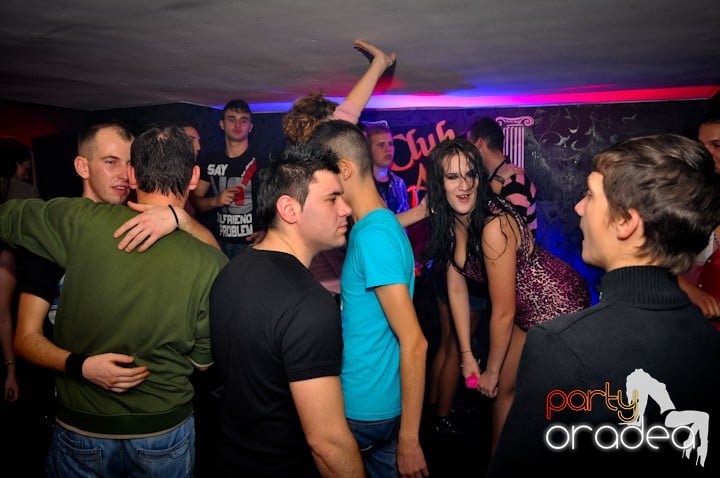 Atmosferă selectă în Club Atti's, 