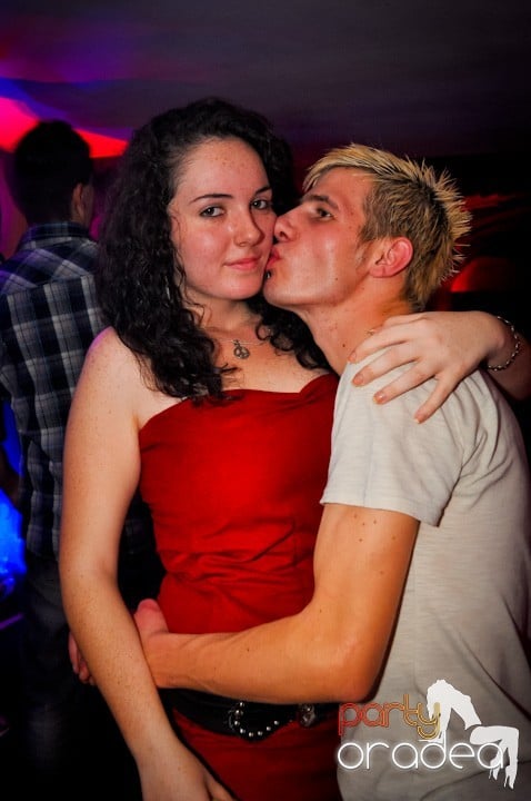 Atmosferă selectă în Club Atti's, 