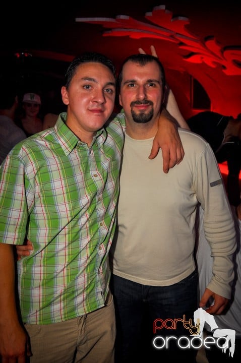 Atmosferă selectă în Club Atti's, 