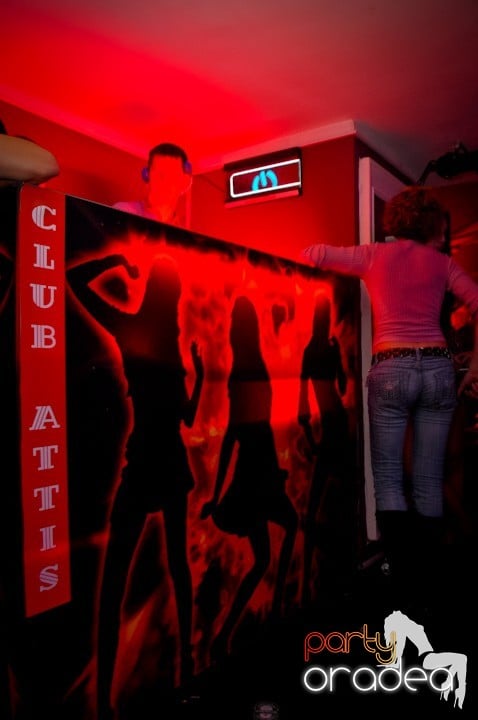 Atmosferă selectă în Club Atti's, 