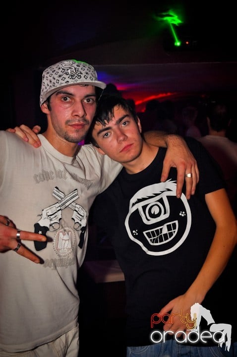 Atmosferă selectă în Club Atti's, 