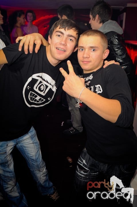 Atmosferă selectă în Club Atti's, 