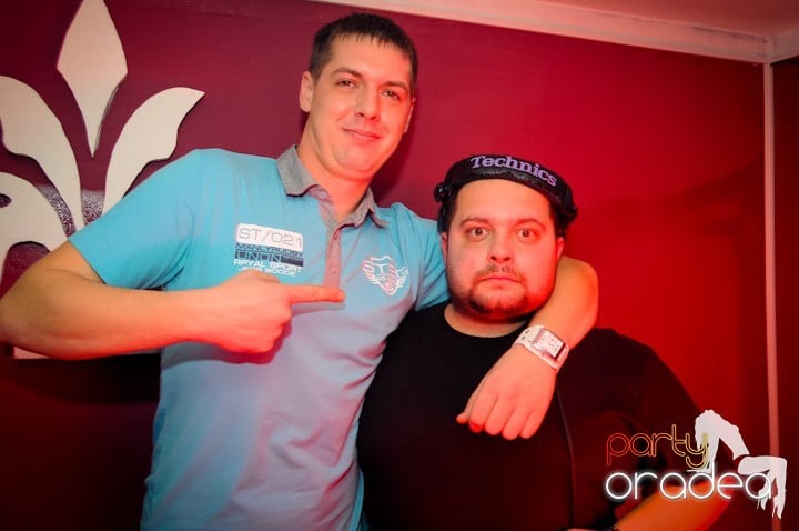 Atmosferă selectă în Club Atti's, 