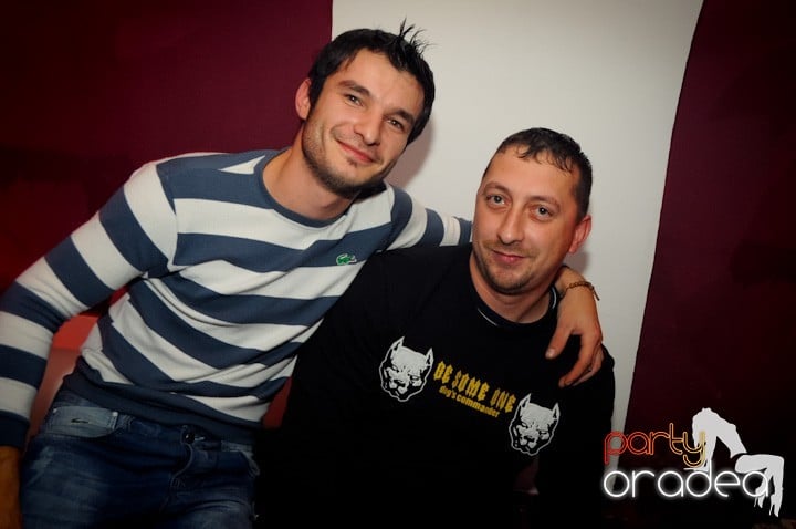 Atmosferă selectă în Club Atti's, 