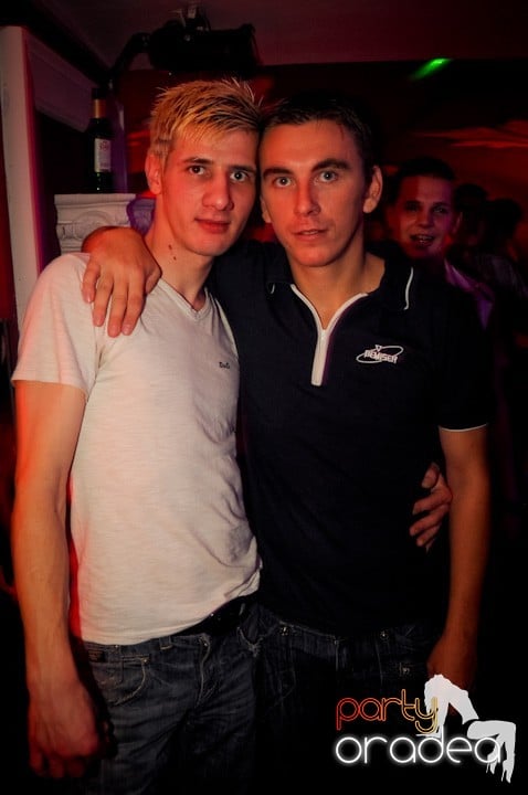 Atmosferă selectă în Club Atti's, 