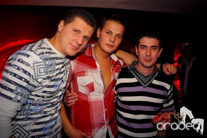 Atmosferă selectă în Club Atti's, 