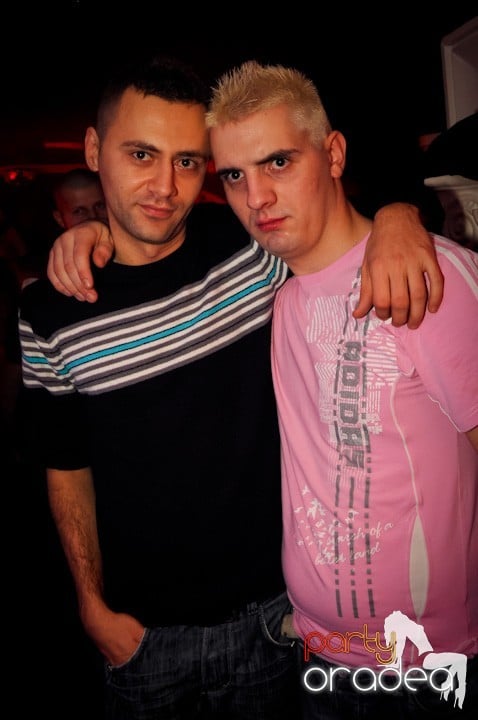 Atmosferă selectă în Club Atti's, 