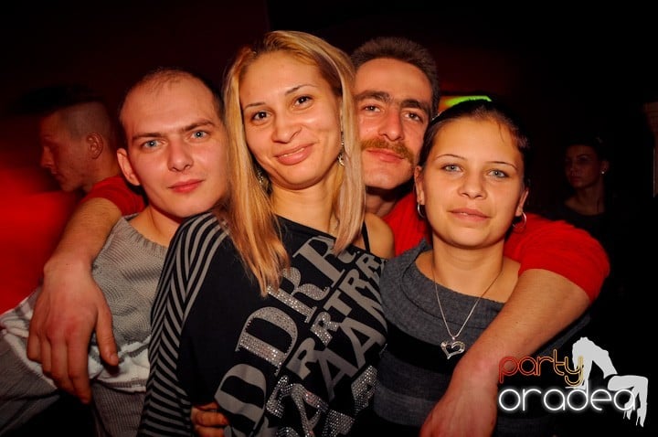 Atmosferă selectă în Club Atti's, 