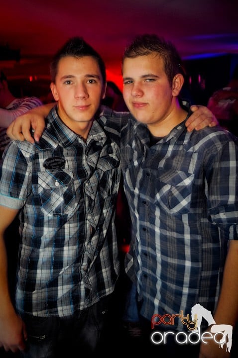 Atmosferă selectă în Club Atti's, 