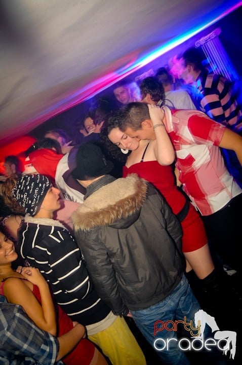 Atmosferă selectă în Club Atti's, 