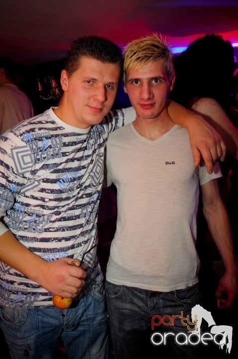 Atmosferă selectă în Club Atti's, 