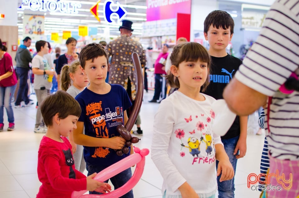 Aventuri alături de Căpitanul Thomas, Lotus Center