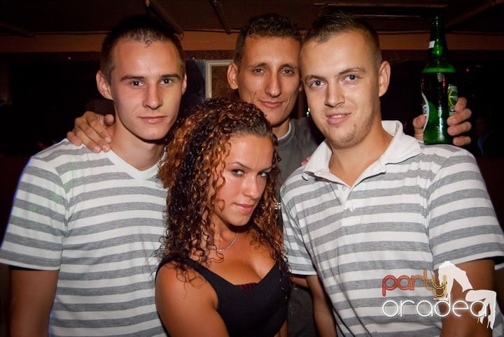 Bacardi Party în Seven, 