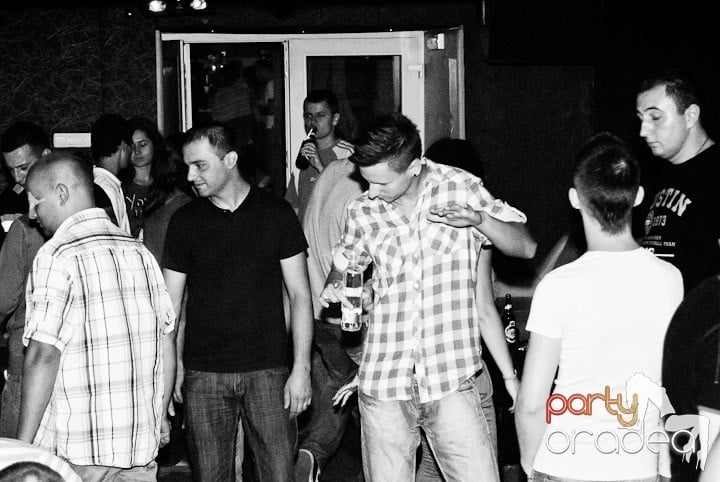 Bacardi Party în Seven, 