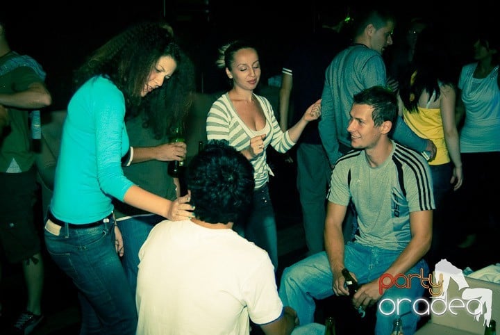 Bacardi Party în Seven, 