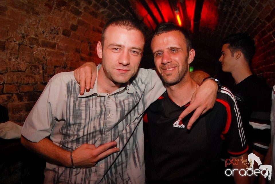 Back 2 Back - Caveman vs. Prody,