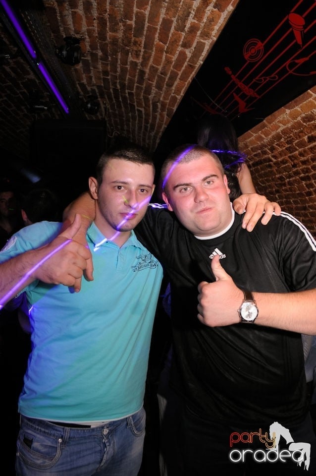 Back 2 Back - Caveman vs. Prody,