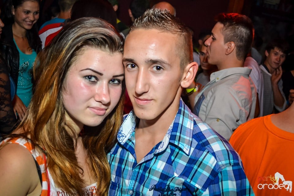 Back 2 school party, 