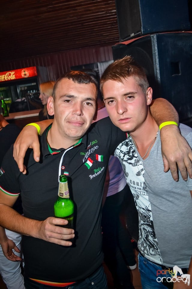 Back 2 school party, 