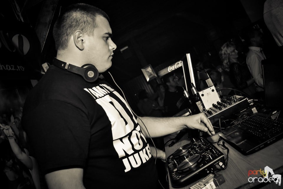 Back 2 school party, 