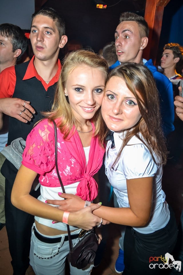 Back 2 school party, 