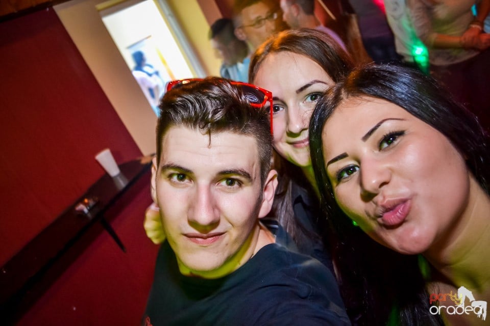 Back 2 school party, 