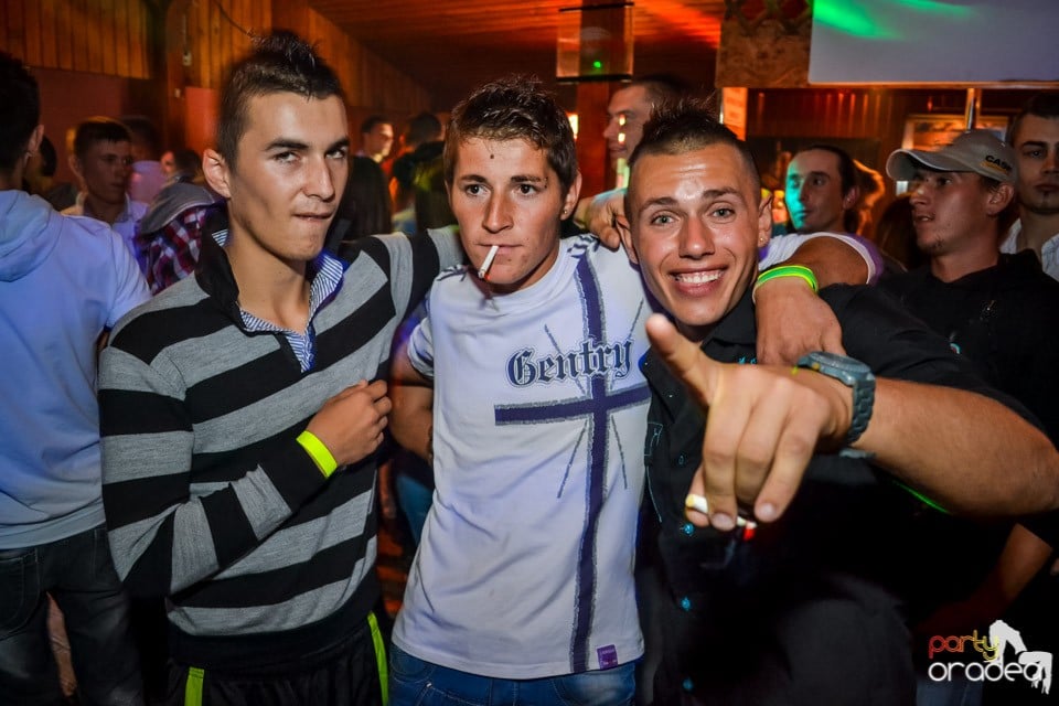 Back 2 school party, 