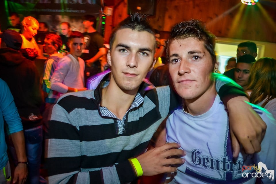 Back 2 school party, 