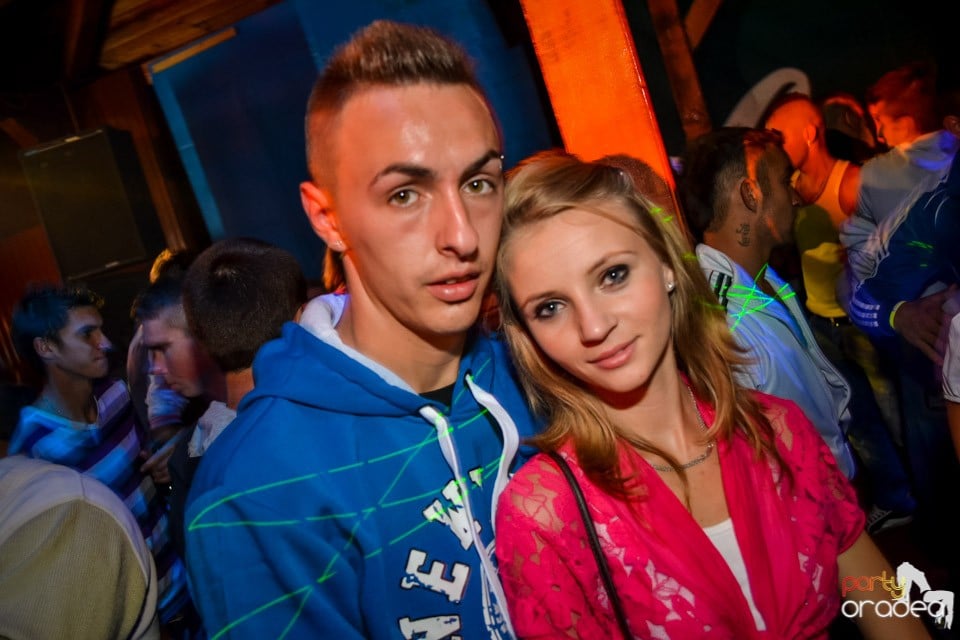 Back 2 school party, 