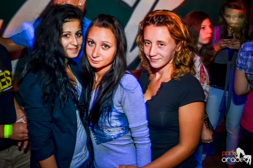 Back 2 school party, 