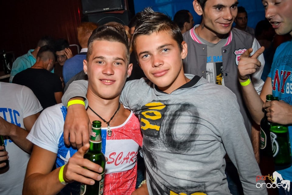 Back 2 school party, 