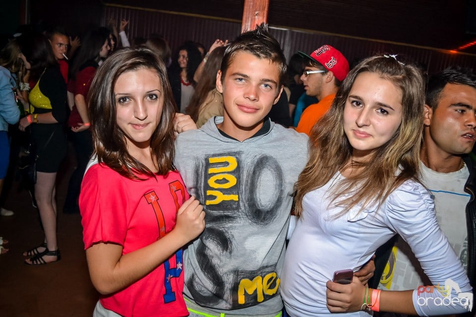 Back 2 school party, 