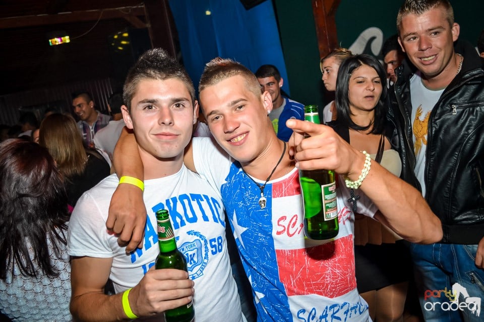 Back 2 school party, 