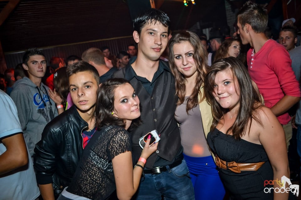 Back 2 school party, 