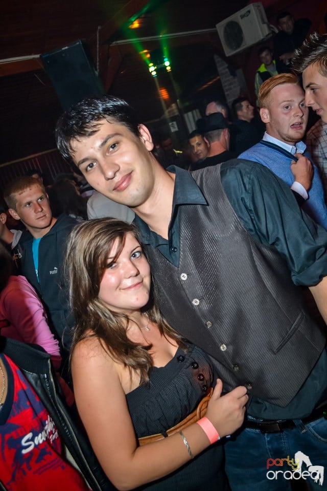 Back 2 school party, 